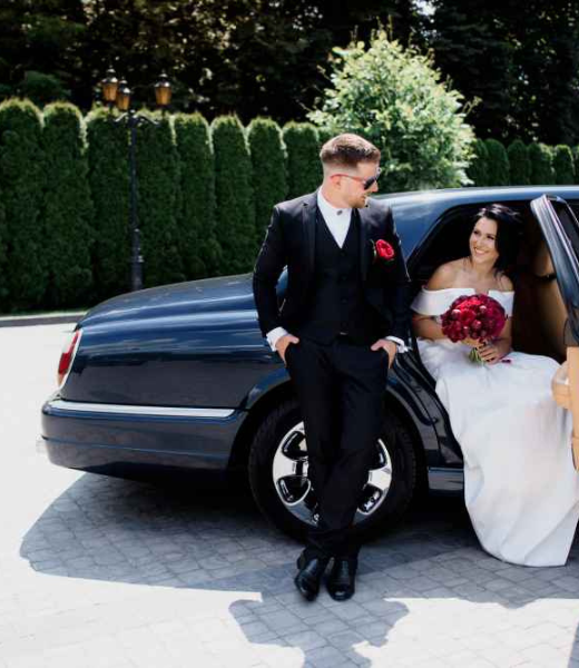 Luxury wedding minibus hire Birmingham for guest transport